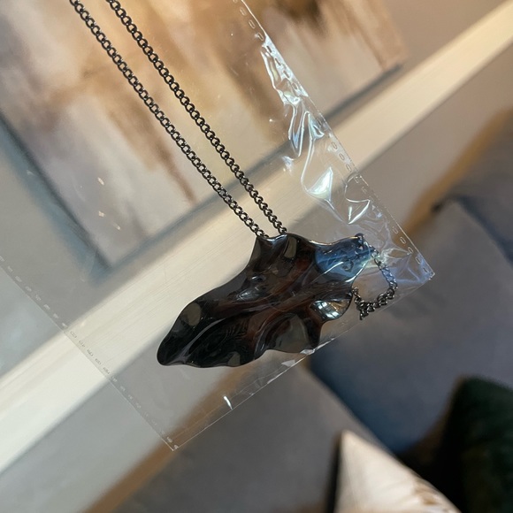 Long Gunmetal Leaf Necklace and Earrings Set - Picture 2 of 4